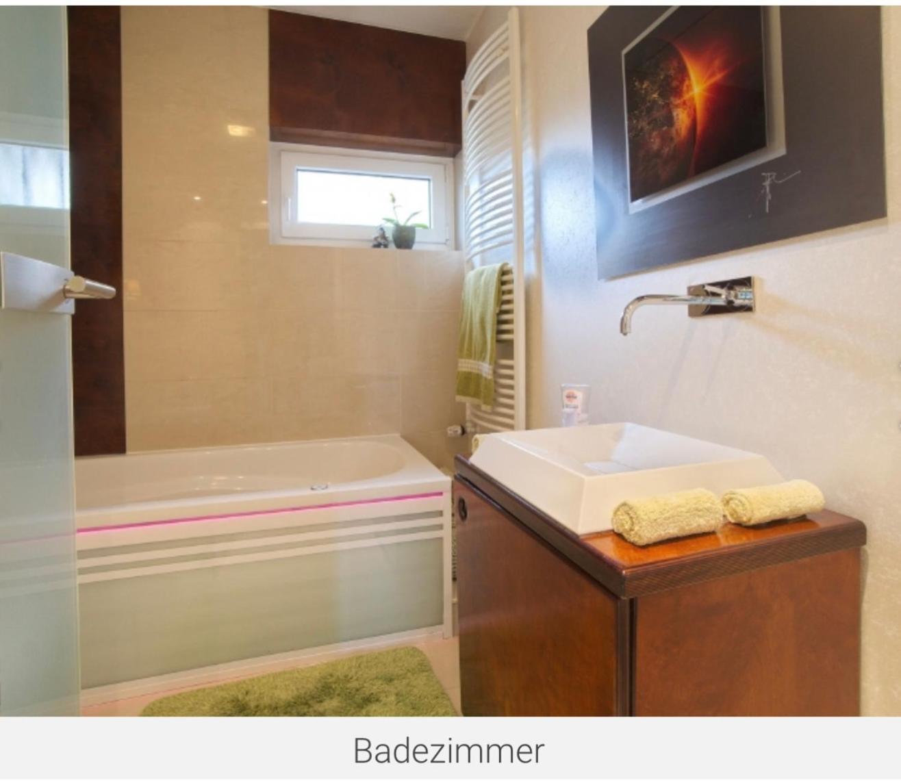 Beste Lage In Bochum Sehr Hochwertige, Individuelle Wohnung Als Hotelalternative Mit Suedterrasse, Pkw-Stellplatz, Wallbox U.V.M. ภายนอก รูปภาพ